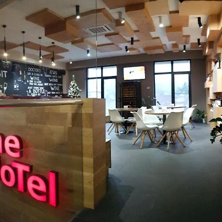 Wine Hotel Chisinau Exterior foto